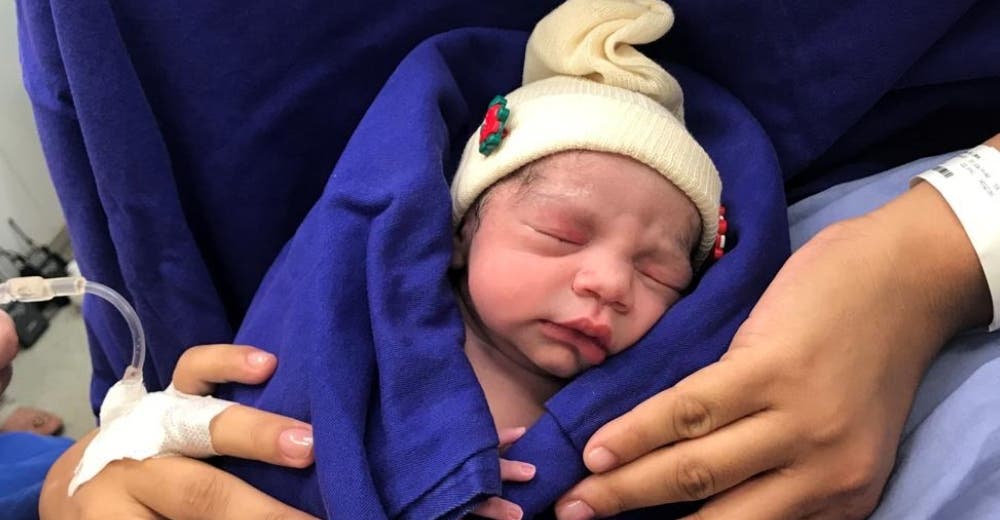 Nace una niña por medio de un controversial trasplante de útero de una mujer fallecida Nace una niña por medio de un controversial trasplante de útero de una mujer fallecida