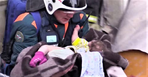 Tras una explosión un bebé sobrevive más de 35 horas bajo los escombros de un edificio