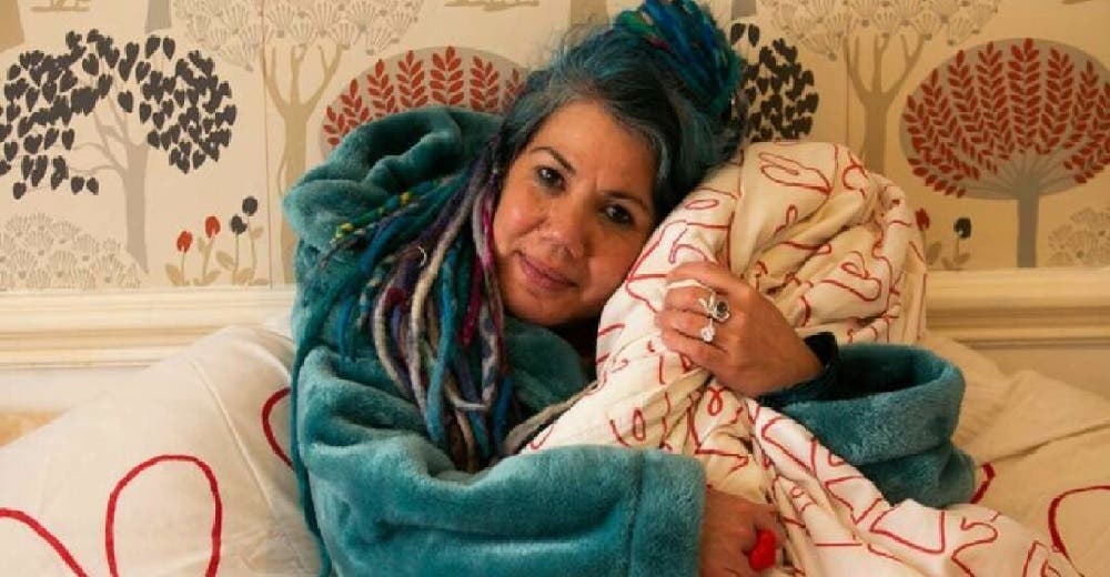 Se cansa de salir con hombres y anuncia su insólita boda con su objeto favorito Se cansa de salir con hombres y anuncia su insólita boda con su objeto favorito