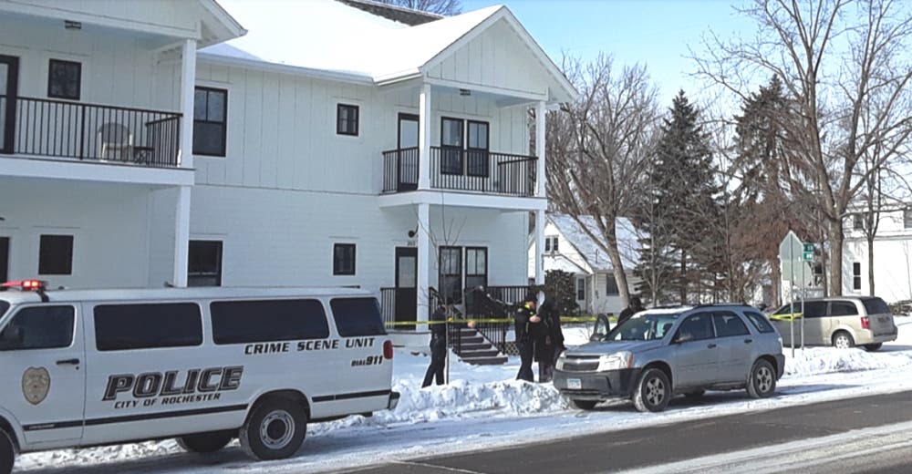 El intenso frío acaba con la vida de un hombre que no encontró las llaves para entrar a su casa El intenso frío acaba con la vida de un hombre que no encontró las llaves para entrar a su casa