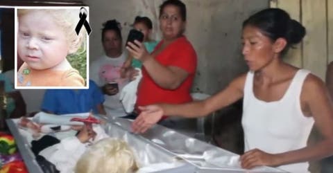 Su bebé de 18 meses fallece en el hospital pero se niegan a sepultarlo asegurando que está vivo