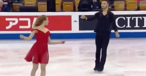 Suena la canción «Perfect» de Ed Sheeran, salen estos patinadores olímpicos y eclipsan al jurado