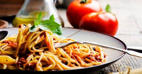 Un estudiante pierde la vida tras 11 horas de haber comido una pasta que tenía 5 días preparada