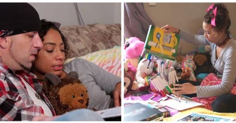 En esta pareja ella asume el rol de ser una niña pequeña mientras él la cuida y castiga