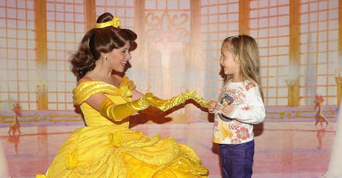 La apetecible oferta de los padres que buscan una niñera que se vista como princesa de Disney