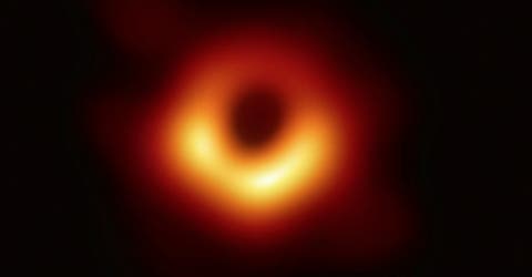 Transmiten en vivo por primera vez en la historia la imagen de un agujero negro