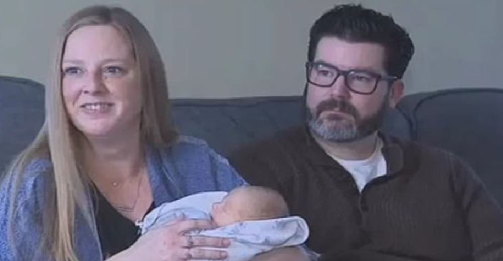 No sabía que estaba embarazada hasta que comenzó a dar a luz en el baño de su casa No sabía que estaba embarazada hasta que comenzó a dar a luz en el baño de su casa