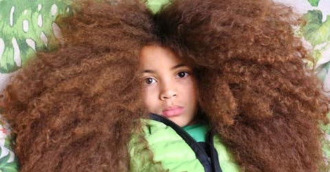 Un niño de 7 años lucha por romper los estereotipos sobre usar el cabello largo
