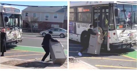 Roba un cajero automático e intenta escapar con él en un autobús ofreciéndole dinero al chófer