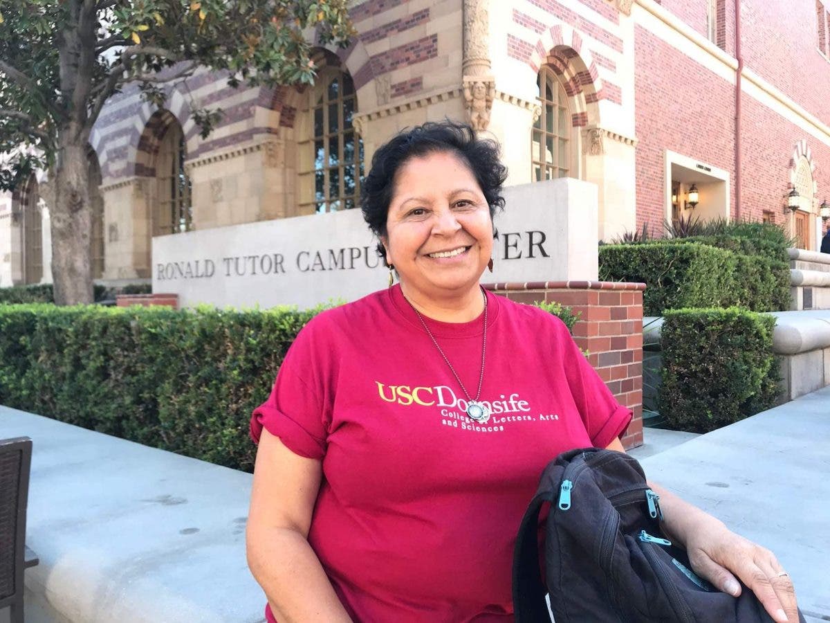 Tras superar duras adversidades entra a la universidad a los 58 años