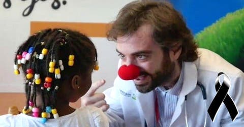 Muere «Capitán Optimista», el joven pediatra que recetaba sonrisas a sus pequeños pacientes