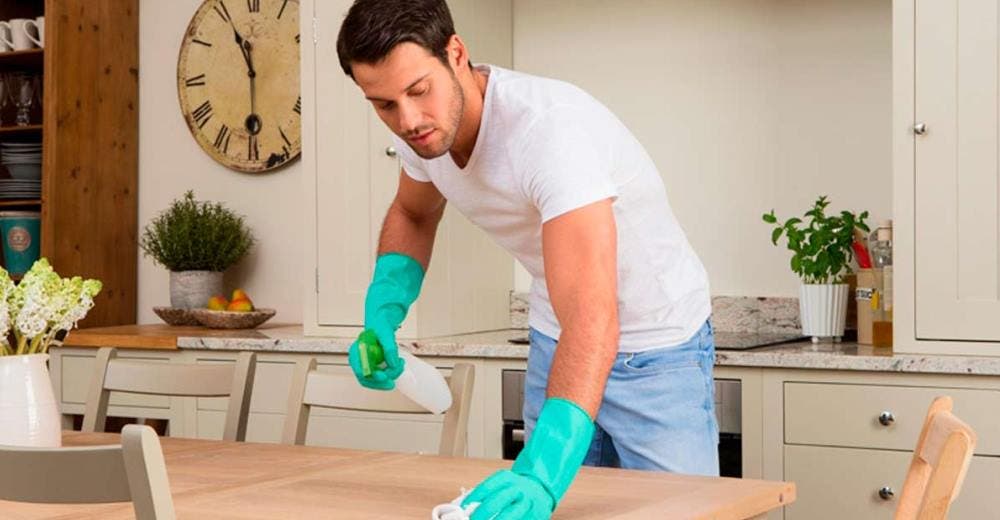 Una investigación comprueba que dedicarse a las tareas del hogar alarga la vida Una investigación comprueba que dedicarse a las tareas del hogar alarga la vida