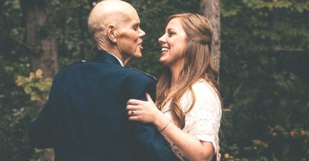 Se entera de que su padre no viviría para acompañarla en su boda y captura momentos memorables Se entera de que su padre no viviría para acompañarla en su boda y captura momentos memorables