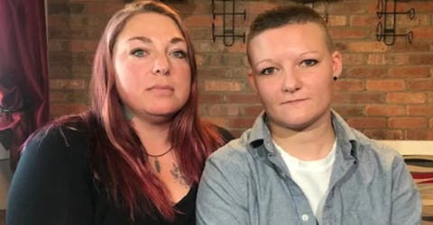 Una pareja denuncia que perdieron su empleo por su identidad de género