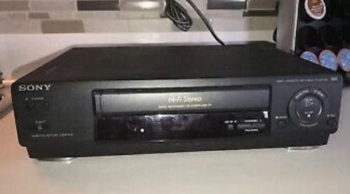 La emocionante carta de un abuelo a un usuario que le vendió su reproductor  de VHS: «Si me viese mi Mariona»