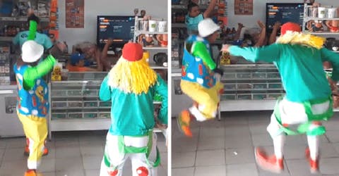 «¡Arriba las manos!» – El divertido e insólito robo de 2 payasos en una tienda se hace viral