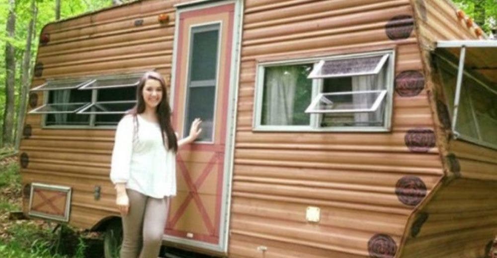 Una joven de 14 años trabaja duro para transformar una caravana en el espacio de sus sueños