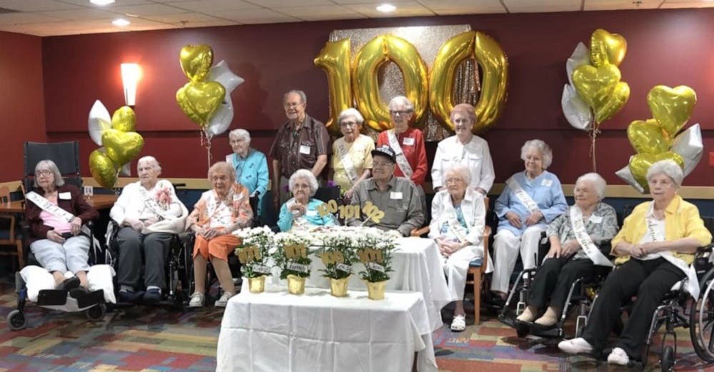 Hablan los 18 abuelos que se hicieron virales tras la celebración de sus 100 o más años de vida Hablan los 18 abuelos que se hicieron virales tras la celebración de sus 100 o más años de vida