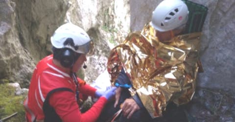 Un anciano atrapado en una grieta de los Picos de Europa es salvado por un niño de 10 años