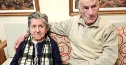 La pareja de ancianos abandonada por su hijo en un bar finalmente encuentra un hogar