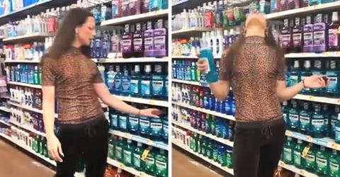 Una mujer se graba utilizando enjuague bucal del supermercado y devolviéndolo a la botella