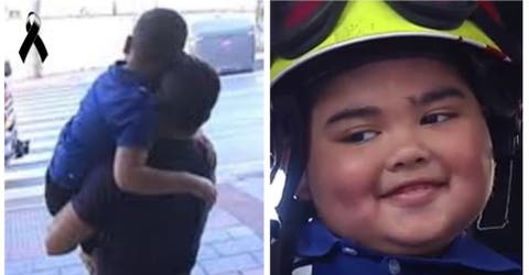 Los bomberos se despiden y pagan el funeral del niño que trasladaban cada día al colegio