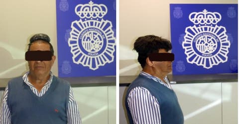 La policía lo detiene al ver cómo se abultaba su peluquín – «Se le va a caer el pelo»