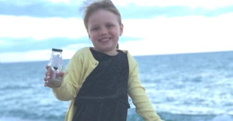 Responden en Rusia al mensaje que una niña lanzó al mar dentro de una botella en España