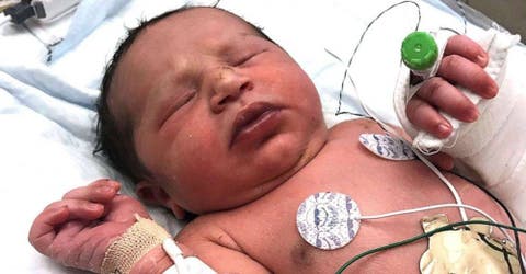 Más de 200 familias quieren adoptar a la «bebé milagro» que fue hallada en una bolsa plástica