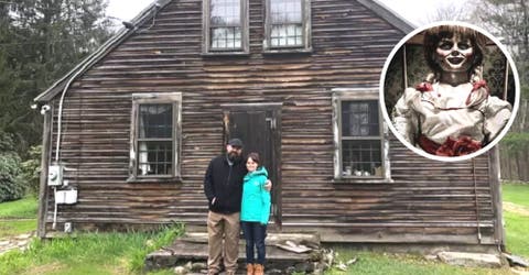 Una pareja apasionada de las películas de terror decide comprar la casa que inspiró «El Conjuro»