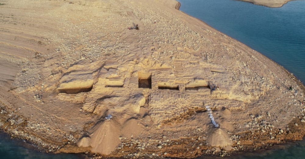 Emerge un majestuoso palacio de 3.400 años de antigüedad a causa de la sequía