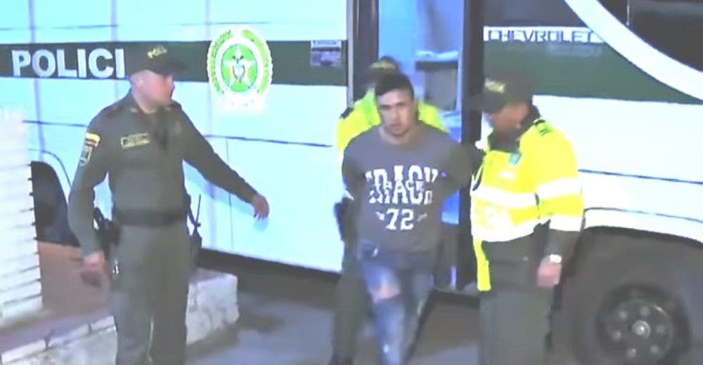 Se lleva un auto ajeno «para llegar temprano a casa» y evitar la reacción de su furiosa esposa Se lleva un auto ajeno «para llegar temprano a casa» y evitar la reacción de su furiosa esposa