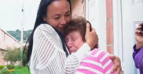 Se reencuentra con su madre después de 33 años de la tragedia que las separó