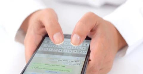 Sentenciada a 14 años tras las rejas por espiar las conversaciones de Whatsapp de otra mujer
