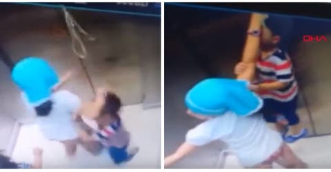 Las cámaras graban cómo 2 niñas salvan a su hermanito de ahogarse con una cuerda en un ascensor