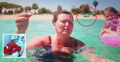 Una familia de Youtubers es señalada por dejar a su bebé de 4 meses solo en la playa