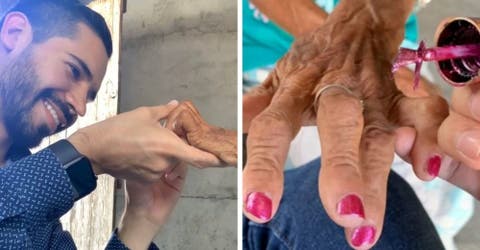 Un doctor va a casa de su humilde paciente de 83 años para cocinarle y pintar sus uñas