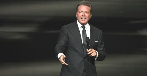 Luis Miguel se presenta en Las Vegas con un aspecto irreconocible que alarma a sus fans