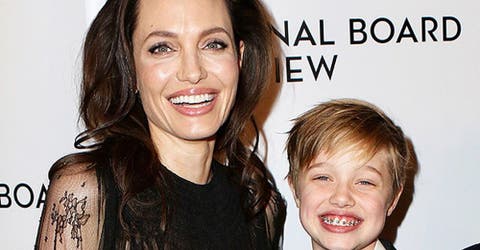 Revelan fotos del hijo de Angelinan Jolie y Brad Pitt tras su tratamiento para cambiar de género