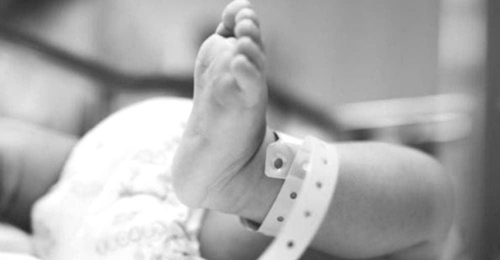 Nace sin rostro y sin parte del cráneo pero contra todo pronóstico se aferra a la vida Nace sin rostro y sin parte del cráneo pero contra todo pronóstico se aferra a la vida