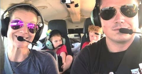 El viaje en el que volaba junto a su esposa y sus 2 hijos termina con una aterradora experiencia