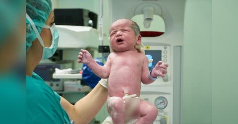 Nace sin órgano reproductor, un caso que ocurre en uno de cada 30 millones de nacimientos