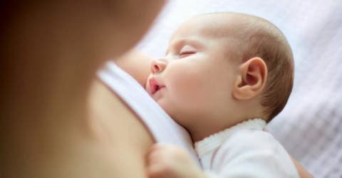 Una madre causa polémica al anunciar cómo logra que sus bebés se duerman en 10 minutos
