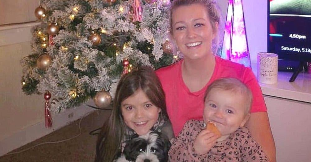 Celebra su última Navidad junto a sus 2 hijas porque le dijeron que le quedan pocos días de vida Celebra su última Navidad junto a sus 2 hijas porque le dijeron que le quedan pocos días de vida