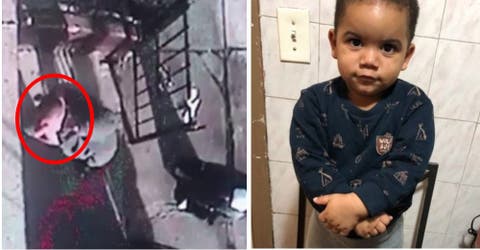 Encuentran a un niño de 2 años en pañales temblando y llorando solo en plena calle