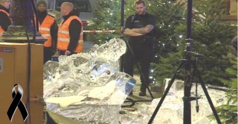 Un niño de 2 años muere tras ser aplastado por una escultura de hielo en un mercado navideño