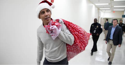 Las imágenes del solidario gesto del ex presidente Obama durante sus vacaciones de Navidad