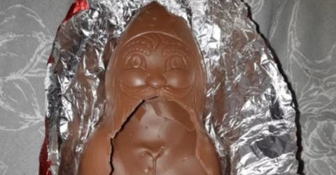 Compra un Santa Claus de chocolate y publica el inapropiado detalle que había dentro