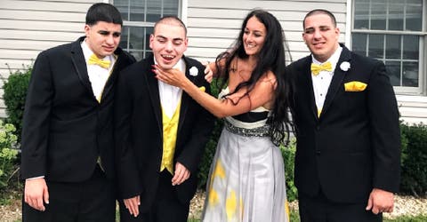 «No te burles” – Cuenta cómo cambió su vida la llegada de sus 3 hermanos autistas