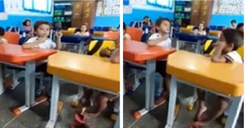 El maestro rompe en lágrimas al ver lo que hizo un niño de 5 años por su compañero sordo